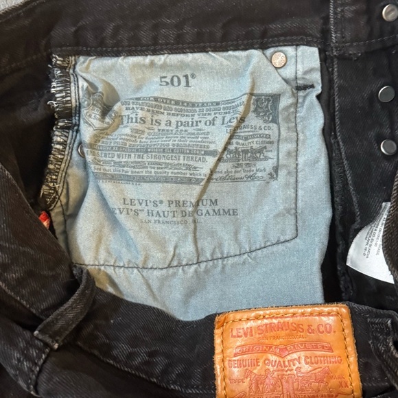 Levi's Black Jean Shorts with Frayed Hem
#1123 - Picture 7 of 9